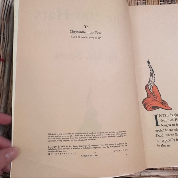 Dr. Seuss The 500 Hats of Bartholomew Cubbins, Vintage 1966 Paperback Scholastic - Picture 6 of 9